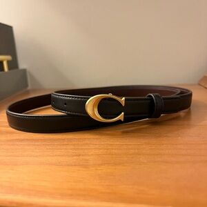 Never worn! Coach black leather skinny belt - XL